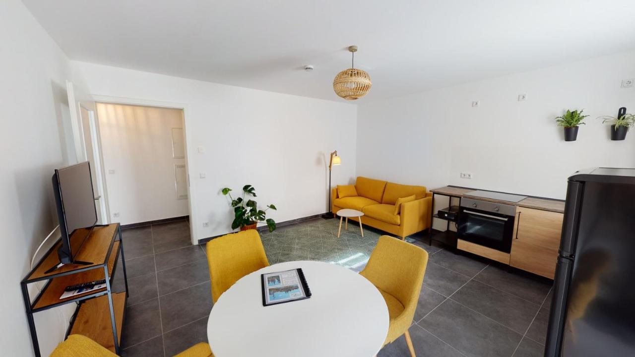 Travel Art Boardinghouse Aparthotel Нойрупин Екстериор снимка