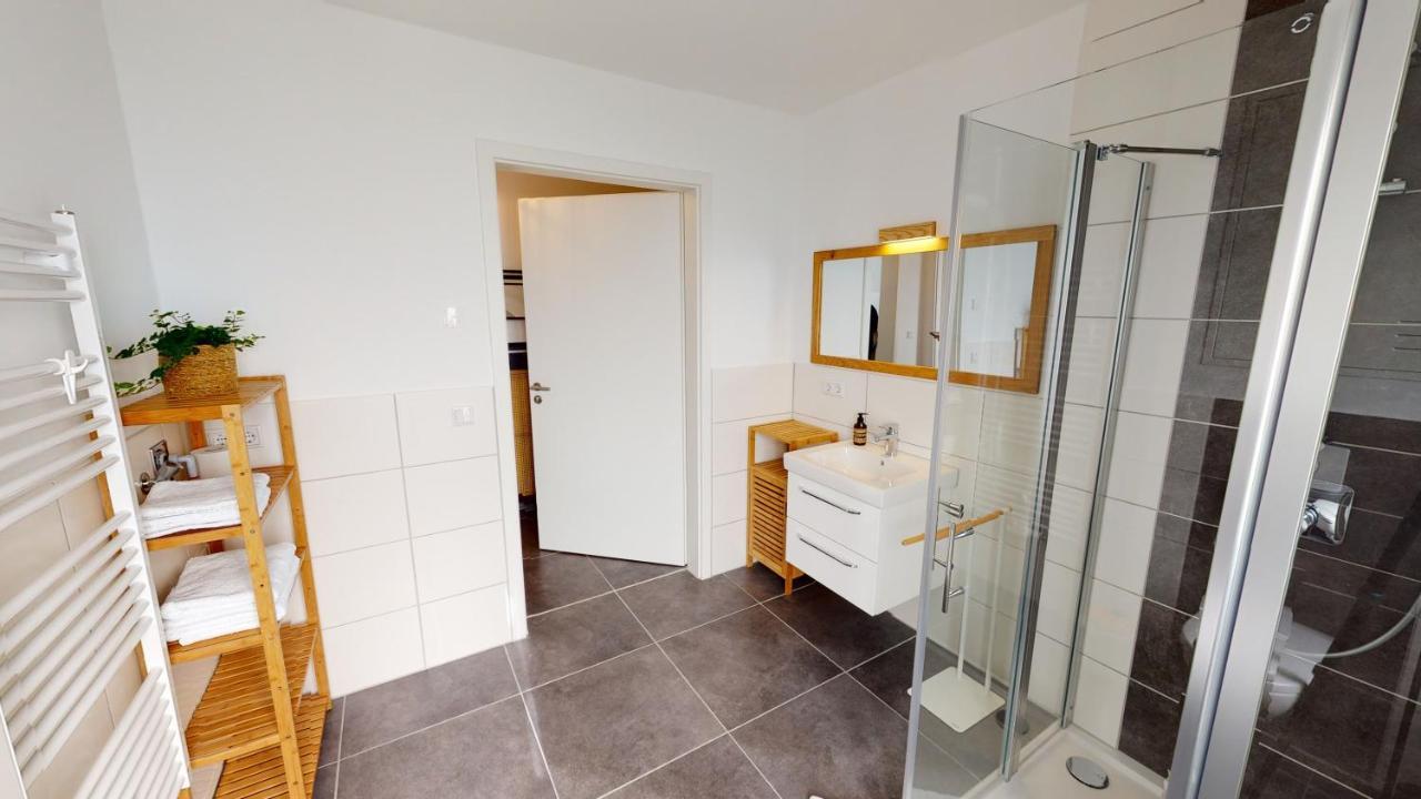 Travel Art Boardinghouse Aparthotel Нойрупин Екстериор снимка