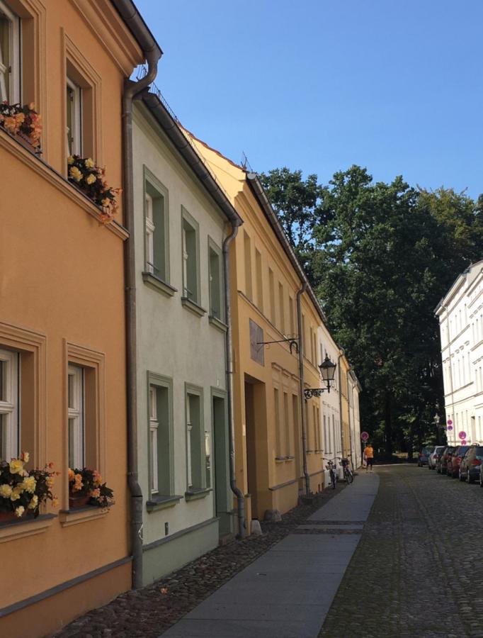 Travel Art Boardinghouse Aparthotel Нойрупин Екстериор снимка